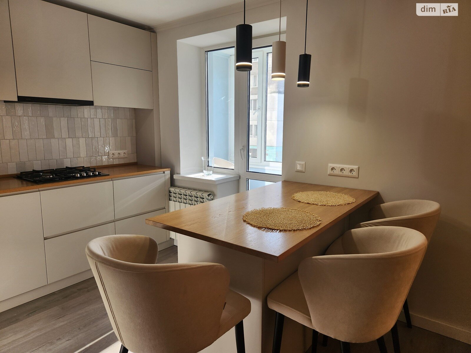 двухкомнатная квартира в Житомире, район Центр, на ул. Украинки Леси 61 в аренду на короткий срок посуточно фото 1 двухкомнатная квартира в Житомире, район Центр, на ул. Украинки Леси 61 в аренду на короткий срок посуточно фото 1