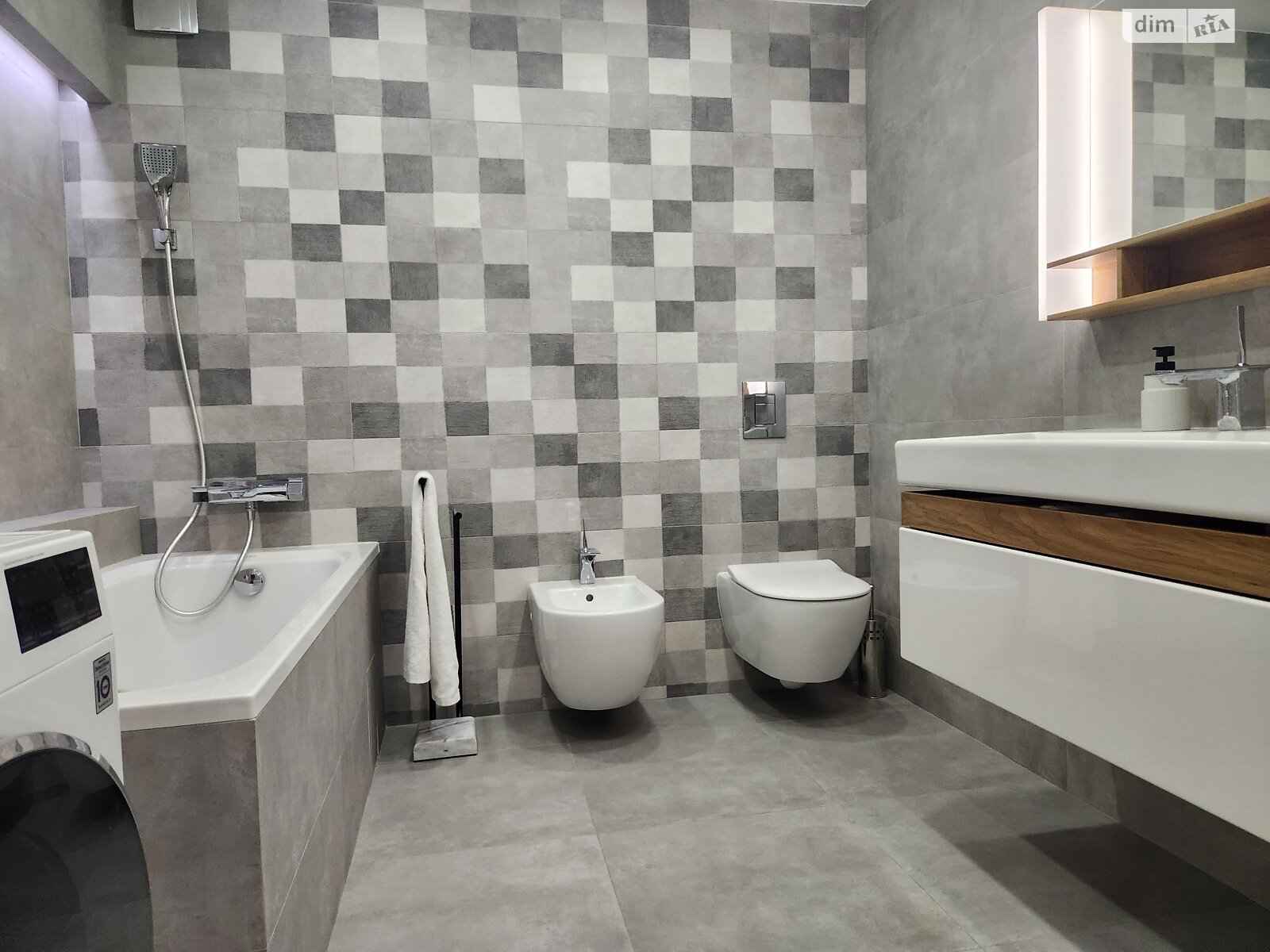 двухкомнатная квартира в Житомире, район Центр, на ул. Украинки Леси 61 в аренду на короткий срок посуточно фото 1 двухкомнатная квартира в Житомире, район Центр, на ул. Украинки Леси 61 в аренду на короткий срок посуточно фото 1