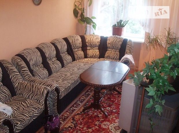 трехкомнатная квартира в Житомире, район Центр, на ул. Покровская 20а в аренду на короткий срок посуточно фото 1 трехкомнатная квартира в Житомире, район Центр, на ул. Покровская 20а в аренду на короткий срок посуточно фото 1