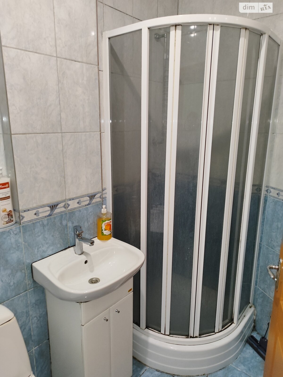 трехкомнатная квартира в Каменском, на просп. Тараса Шевченко 40 в аренду на короткий срок посуточно фото 1 трехкомнатная квартира в Каменском, на просп. Тараса Шевченко 40 в аренду на короткий срок посуточно фото 1