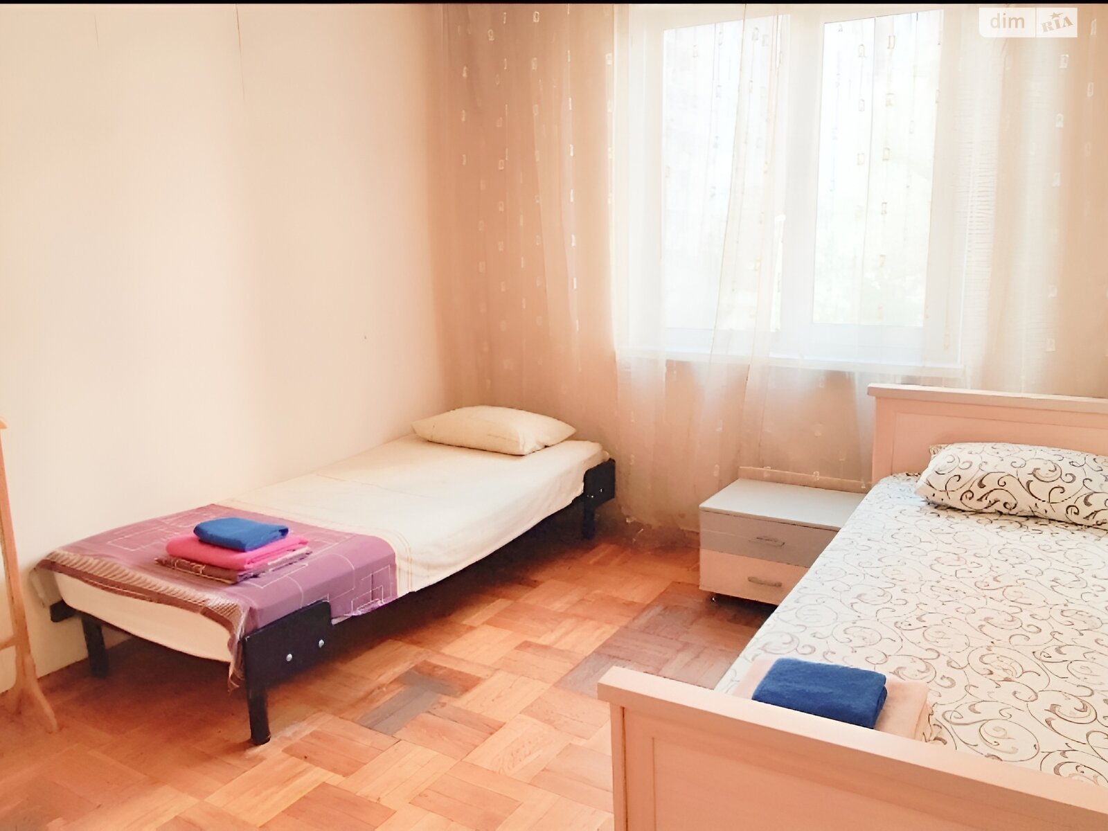 трехкомнатная квартира в Киеве, район Академгородок, на ул. Академика Ефремова 20 в аренду на короткий срок посуточно фото 1 трехкомнатная квартира в Киеве, район Академгородок, на ул. Академика Ефремова 20 в аренду на короткий срок посуточно фото 1