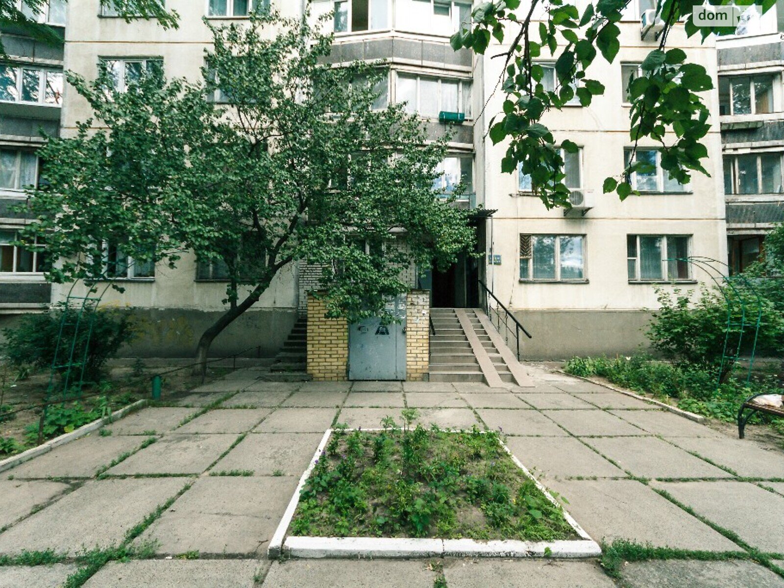 однокомнатная квартира в Киеве, район Днепровский, на ул. Пантелеймона Кулиша 19 в аренду на короткий срок посуточно фото 1