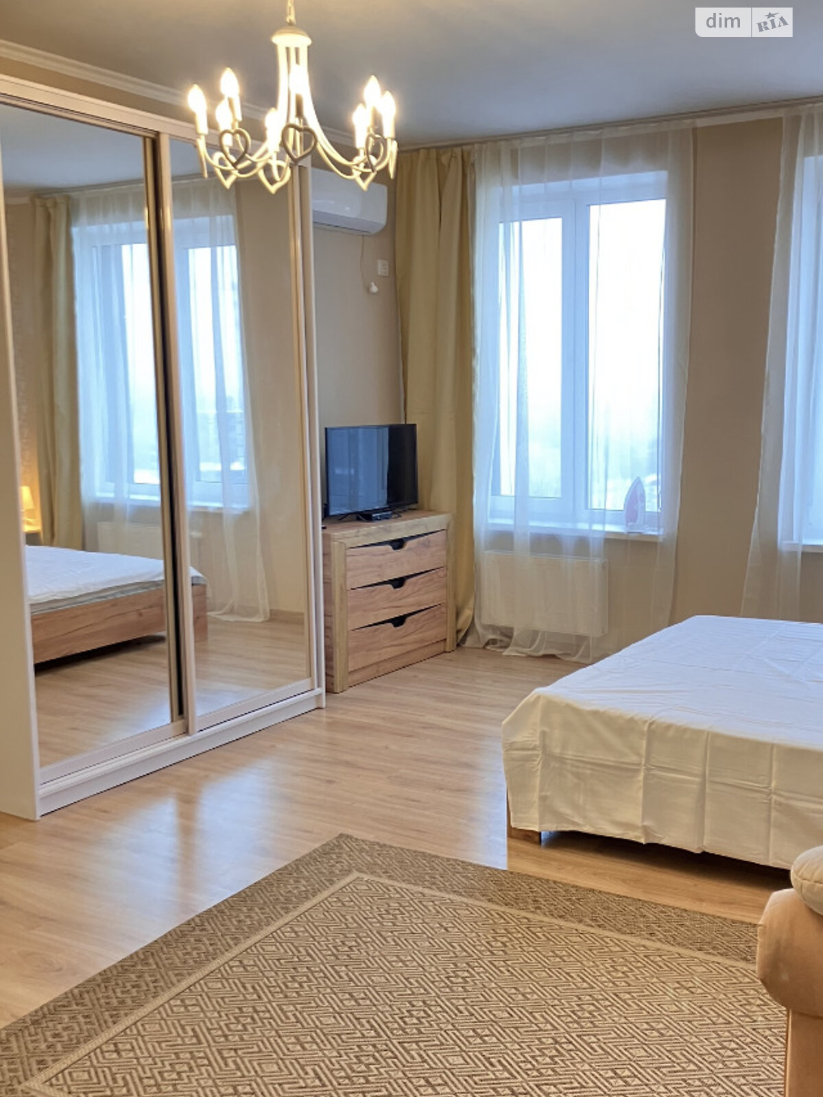 однокімнатна квартира в Києві, район Голосіївський, на вул. Академіка Заболотного 1А в оренду на короткий термін подобово фото 1