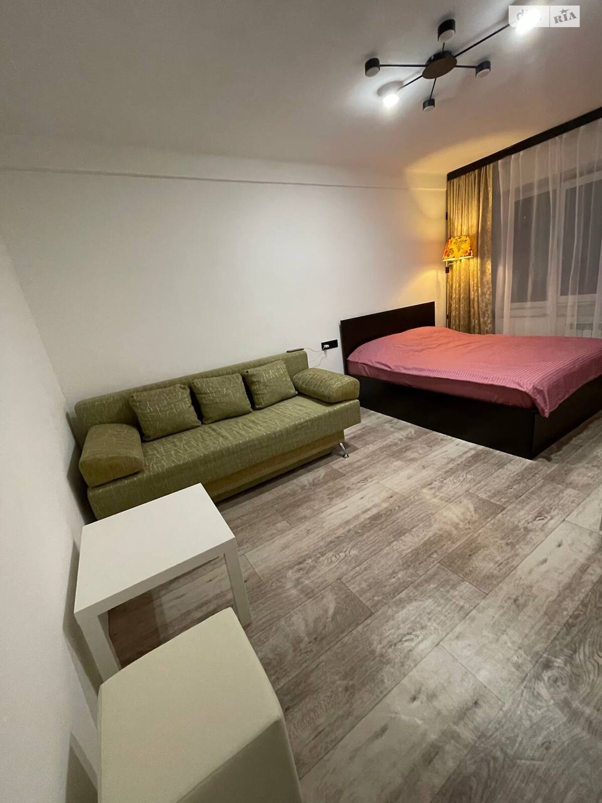 однокомнатная квартира в Киеве, район Лесной Массив, на ул. Ореста Левицкого 3 в аренду на короткий срок посуточно фото 1 однокомнатная квартира в Киеве, район Лесной Массив, на ул. Ореста Левицкого 3 в аренду на короткий срок посуточно фото 1