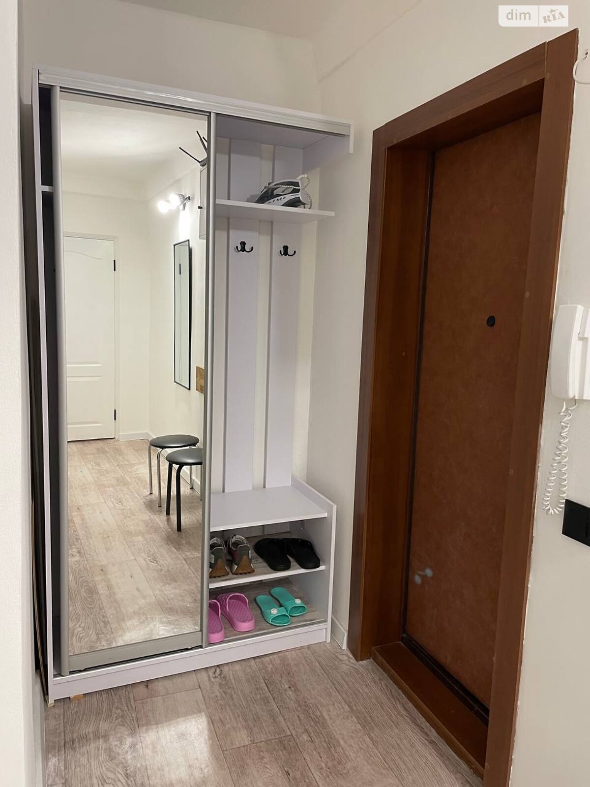 однокомнатная квартира в Киеве, район Лесной Массив, на ул. Ореста Левицкого 3 в аренду на короткий срок посуточно фото 1 однокомнатная квартира в Киеве, район Лесной Массив, на ул. Ореста Левицкого 3 в аренду на короткий срок посуточно фото 1