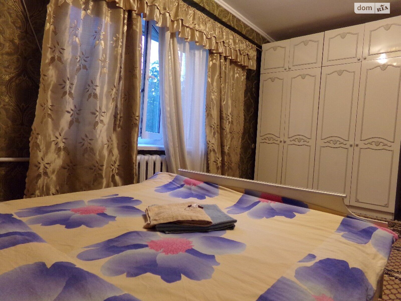 четырехкомнатная квартира в Киеве, район Липки, на бул. Леси Украинки 9 в аренду на короткий срок посуточно фото 1