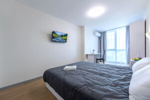 двокімнатна квартира в Києві, район Новобіличі, на вул. Олега Мудрака 1Б корпус 2 в оренду на короткий термін подобово фото 2