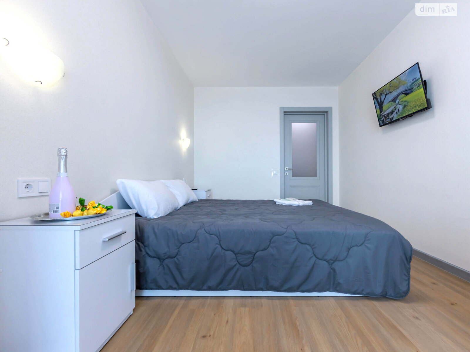 двокімнатна квартира в Києві, район Новобіличі, на вул. Олега Мудрака 1Б корпус 2 в оренду на короткий термін подобово фото 1