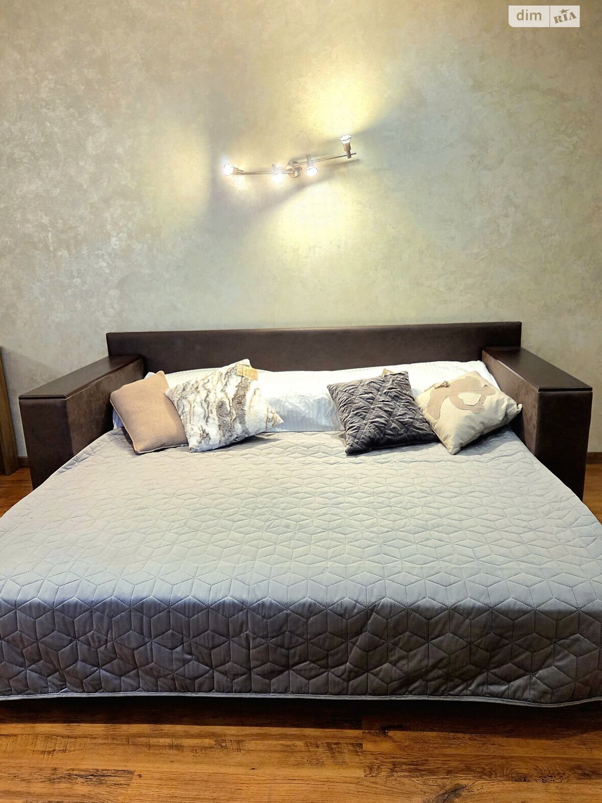 однокімнатна квартира в Києві, район undefined, на вул. Левка Лук’яненка 13А в оренду на короткий термін подобово фото 1