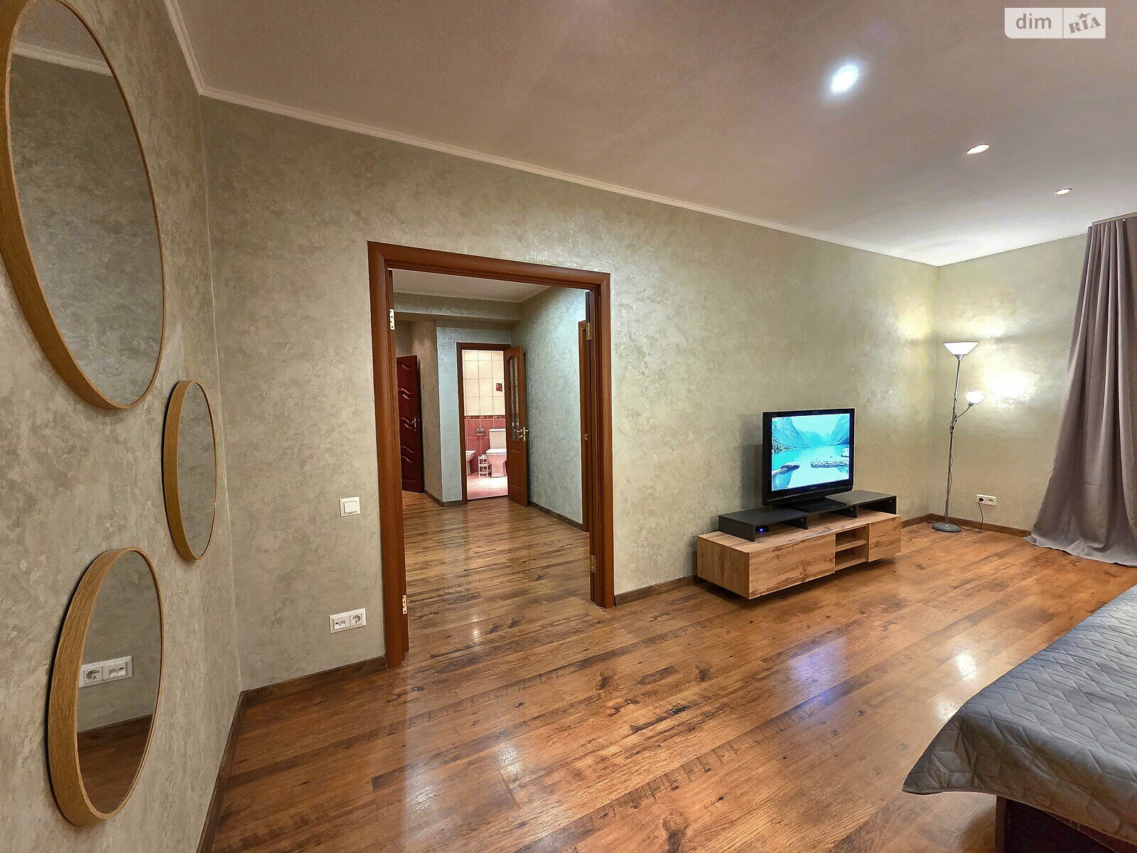 однокімнатна квартира в Києві, район undefined, на вул. Левка Лук’яненка 13А в оренду на короткий термін подобово фото 1