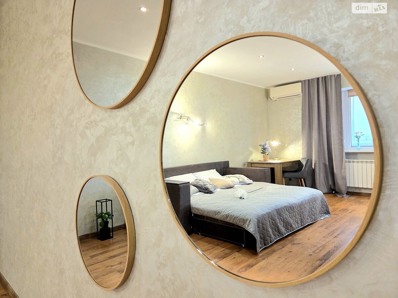 однокімнатна квартира в Києві, район undefined, на вул. Левка Лук’яненка 13А в оренду на короткий термін подобово фото 1