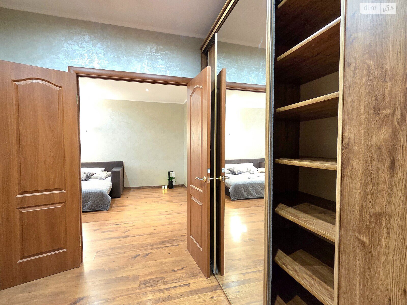 однокімнатна квартира в Києві, район undefined, на вул. Левка Лук’яненка 13А в оренду на короткий термін подобово фото 1