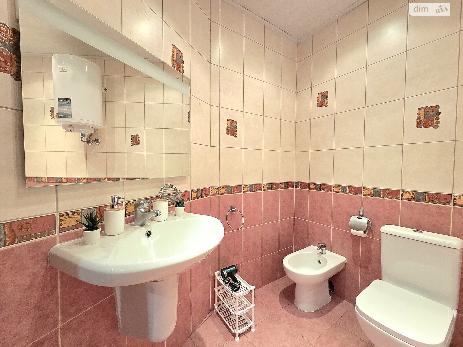 однокімнатна квартира в Києві, район undefined, на вул. Левка Лук’яненка 13А в оренду на короткий термін подобово фото 1