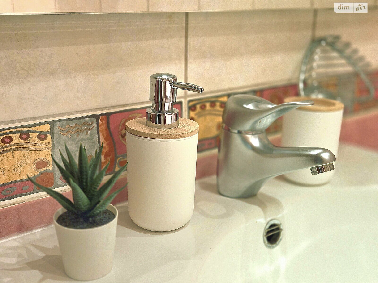 однокімнатна квартира в Києві, район undefined, на вул. Левка Лук’яненка 13А в оренду на короткий термін подобово фото 1