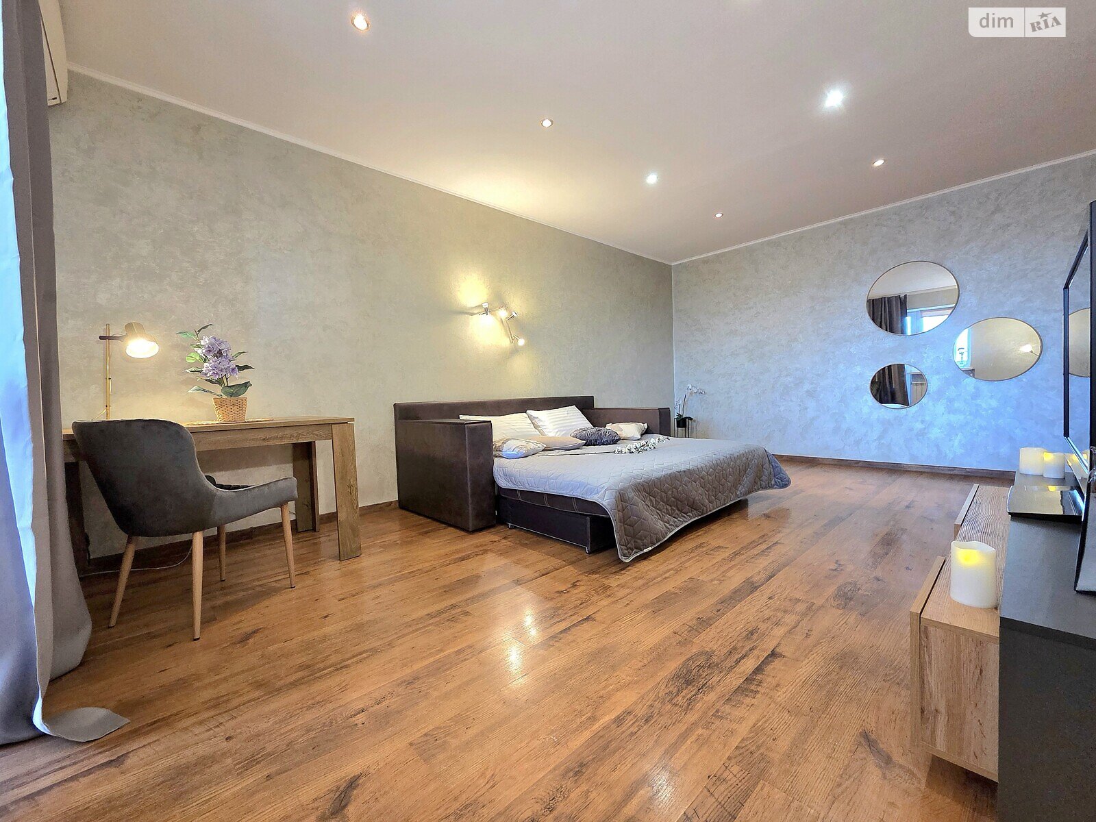 однокімнатна квартира в Києві, район undefined, на вул. Левка Лук’яненка 13А в оренду на короткий термін подобово фото 1