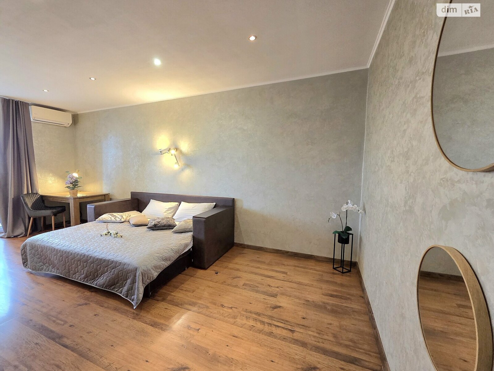 однокімнатна квартира в Києві, район undefined, на вул. Левка Лук’яненка 13А в оренду на короткий термін подобово фото 1
