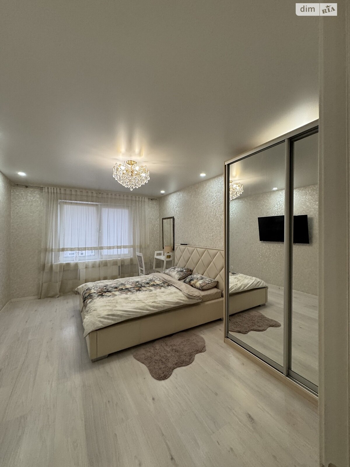 однокомнатная квартира в Киеве, район Дарницкий, на ул. Бориса Гмыри 14Б, кв. 318 в аренду на короткий срок посуточно фото 1 однокомнатная квартира в Киеве, район Дарницкий, на ул. Бориса Гмыри 14Б, кв. 318 в аренду на короткий срок посуточно фото 1