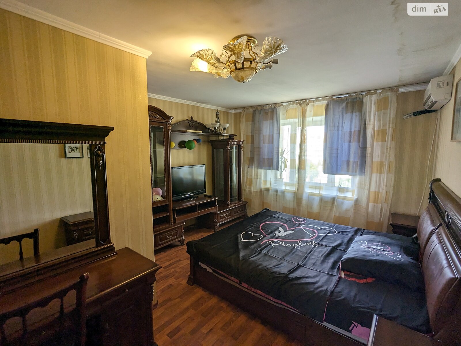 однокімнатна квартира в Києві, район Печерськ, на вул. Рибальська 8 в оренду на короткий термін подобово фото 1 однокімнатна квартира в Києві, район Печерськ, на вул. Рибальська 8 в оренду на короткий термін подобово фото 1