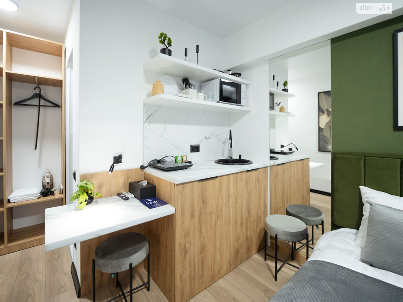 однокомнатная квартира в Киеве, район Печерск, на ул. Лаврская 4 в аренду на короткий срок посуточно фото 1 однокомнатная квартира в Киеве, район Печерск, на ул. Лаврская 4 в аренду на короткий срок посуточно фото 1