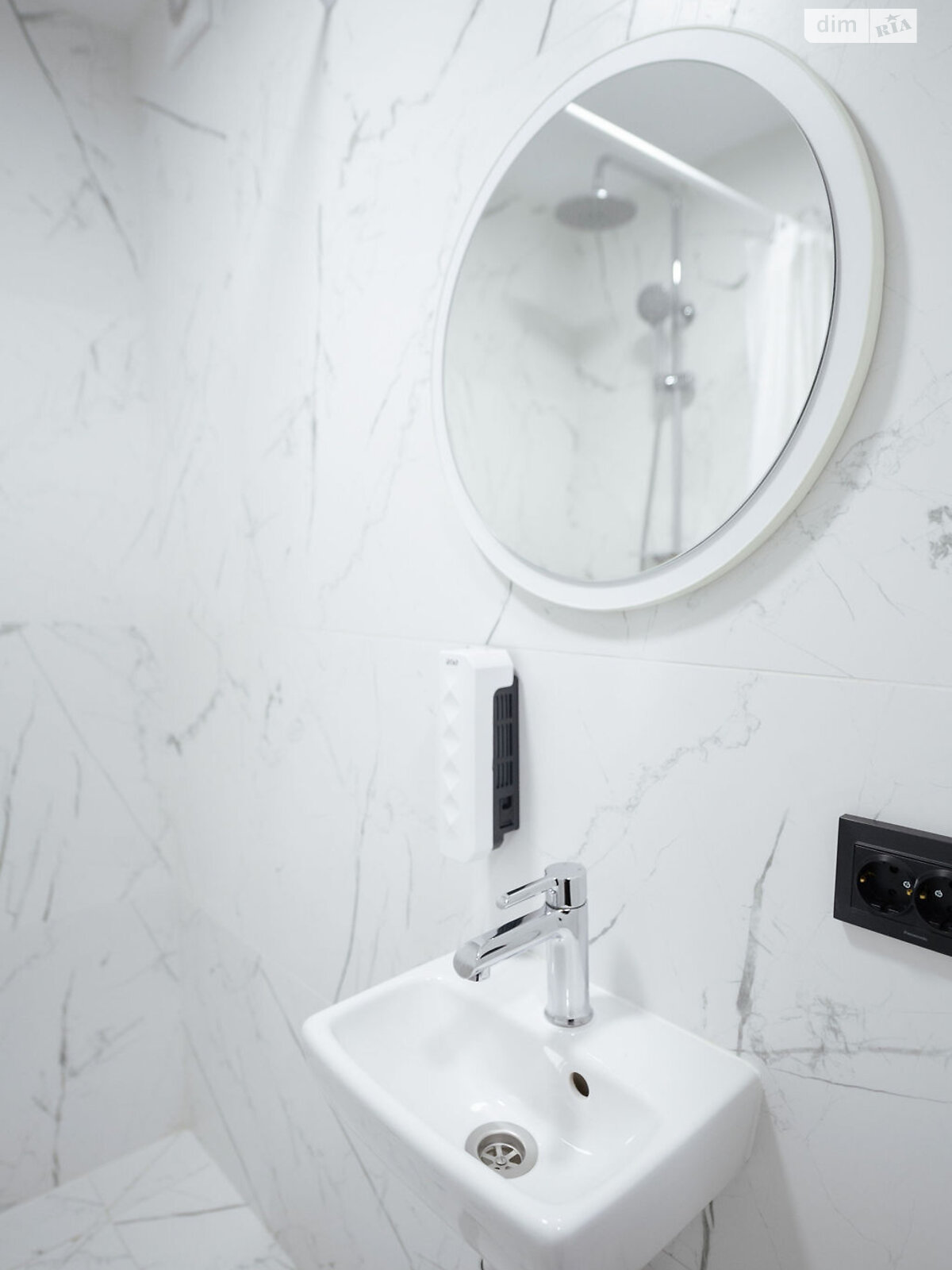 однокомнатная квартира в Киеве, район Печерск, на ул. Лаврская 4 в аренду на короткий срок посуточно фото 1 однокомнатная квартира в Киеве, район Печерск, на ул. Лаврская 4 в аренду на короткий срок посуточно фото 1