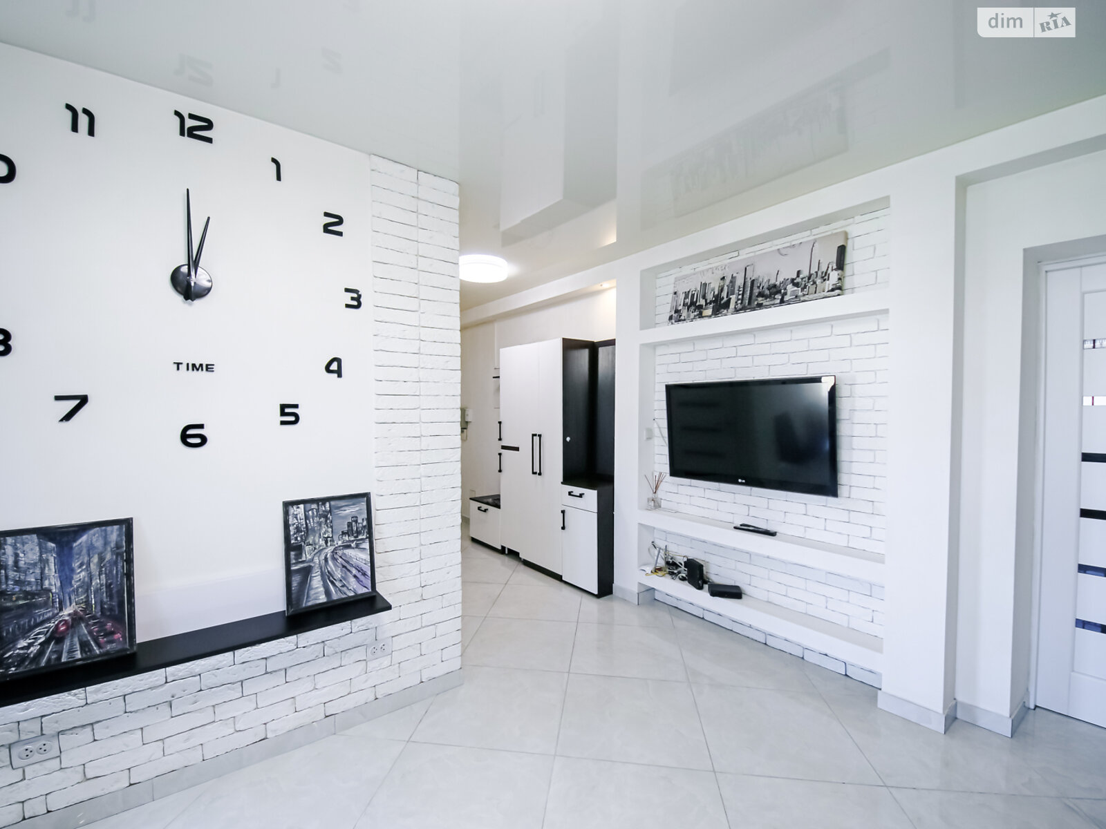 однокімнатна квартира в Києві, район Печерськ, на бул. Лесі Українки 19 в оренду на короткий термін подобово фото 1