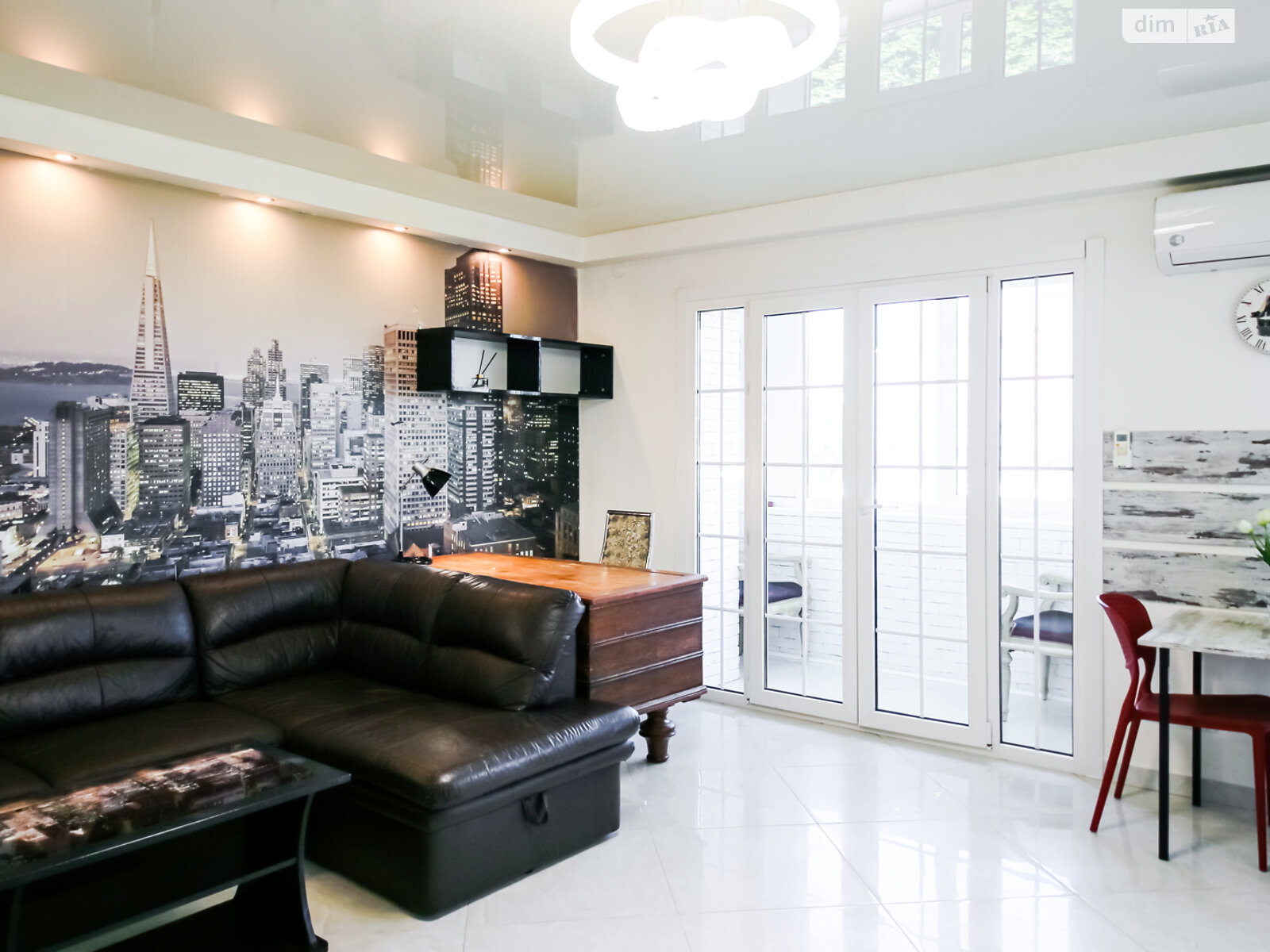 однокімнатна квартира в Києві, район Печерськ, на бул. Лесі Українки 19 в оренду на короткий термін подобово фото 1