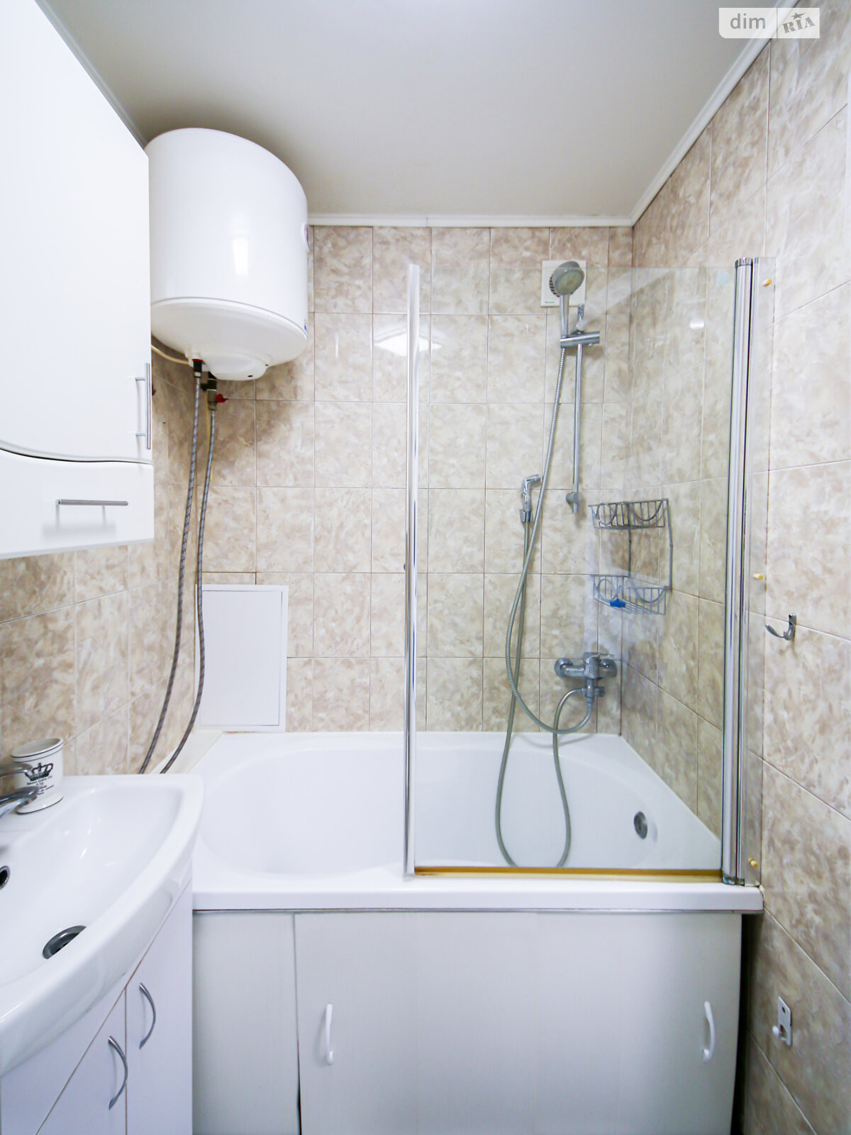 однокімнатна квартира в Києві, район Печерськ, на бул. Лесі Українки 19 в оренду на короткий термін подобово фото 1