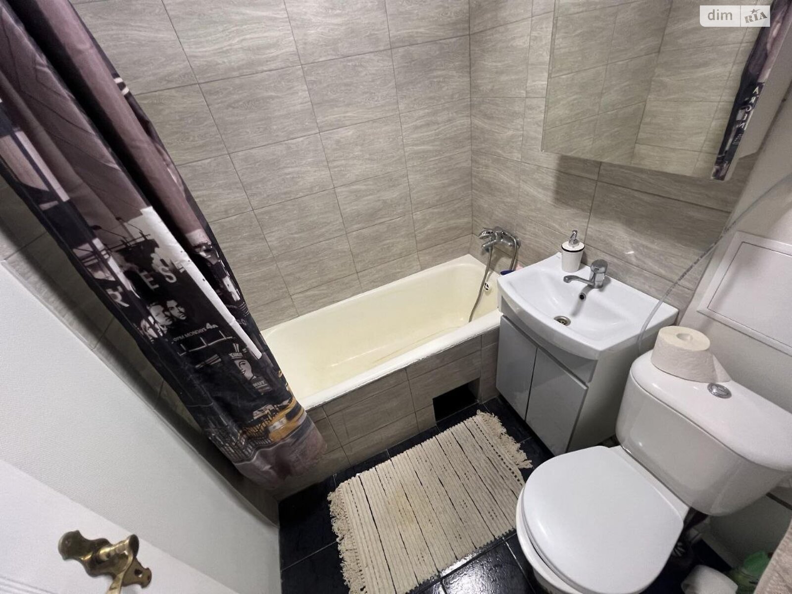 двухкомнатная квартира в Киеве, район Печерск, на спуск Печерский 15 в аренду на короткий срок посуточно фото 1 двухкомнатная квартира в Киеве, район Печерск, на спуск Печерский 15 в аренду на короткий срок посуточно фото 1