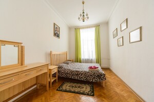 двухкомнатная квартира в Киеве, район Печерский, на ул. Бассейная 9А в аренду на короткий срок посуточно фото 2