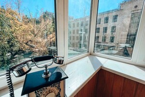 двухкомнатная квартира в Киеве, район Центр, на ул. Крещатик 17 в аренду на короткий срок посуточно фото 2