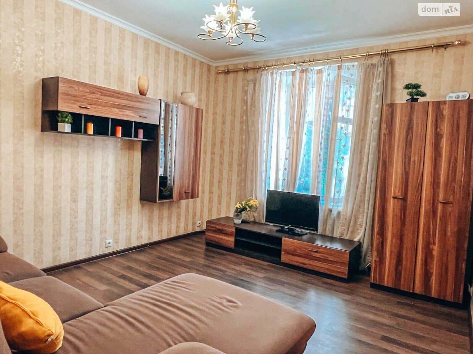 двокімнатна квартира в Києві, район Центр, на вул. Хрещатик 17 в оренду на короткий термін подобово фото 1 двокімнатна квартира в Києві, район Центр, на вул. Хрещатик 17 в оренду на короткий термін подобово фото 1