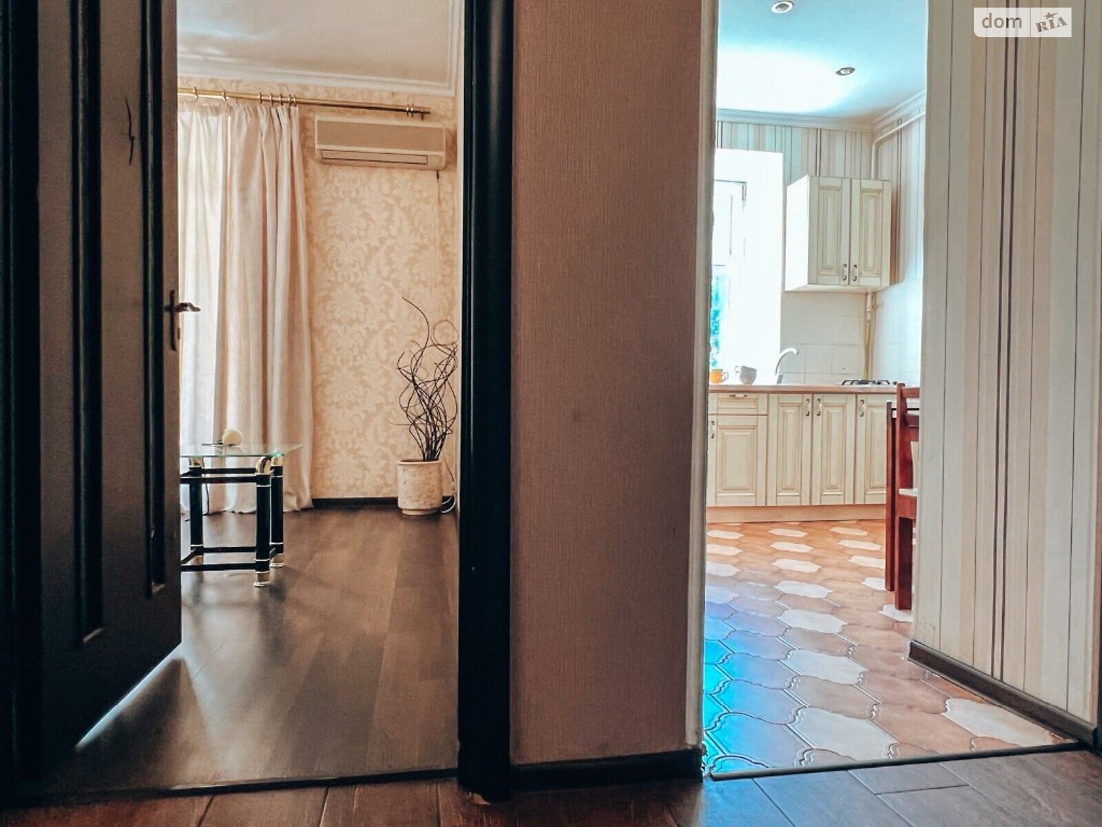 двокімнатна квартира в Києві, район Центр, на вул. Хрещатик 17 в оренду на короткий термін подобово фото 1 двокімнатна квартира в Києві, район Центр, на вул. Хрещатик 17 в оренду на короткий термін подобово фото 1
