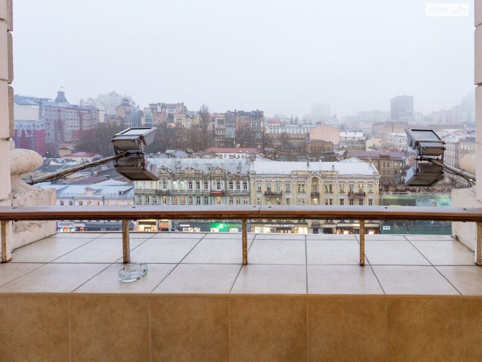 двухкомнатная квартира в Киеве, район Центр, на ул. Крещатик 27 в аренду на короткий срок посуточно фото 1