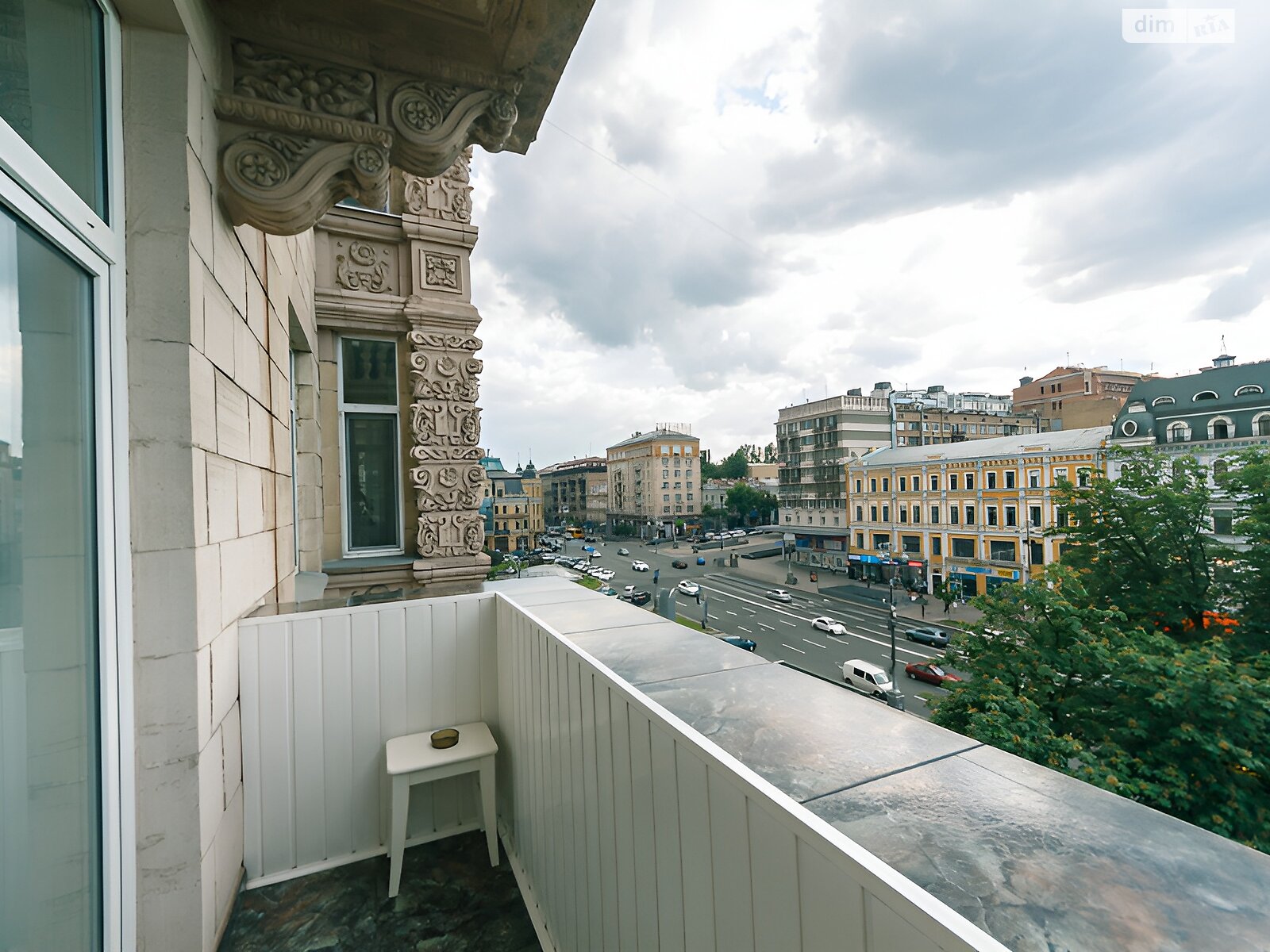 трехкомнатная квартира в Киеве, район Печерский, на ул. Крещатик 29 в аренду на короткий срок посуточно фото 1 трехкомнатная квартира в Киеве, район Печерский, на ул. Крещатик 29 в аренду на короткий срок посуточно фото 1