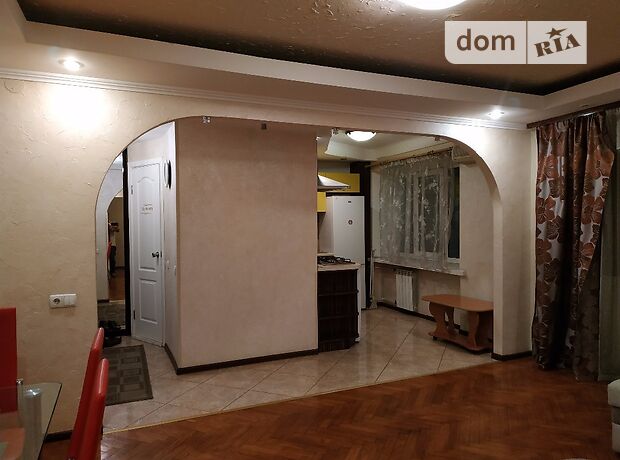 двухкомнатная квартира в Киеве, район Печерский, на ул. Саксаганского 15 в аренду на короткий срок посуточно фото 1