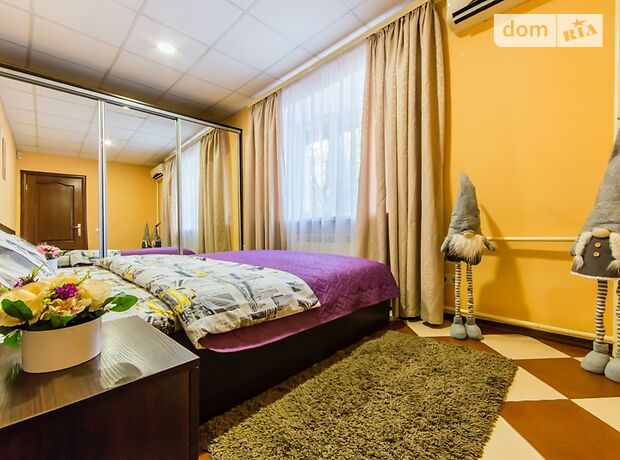 трехкомнатная квартира в Киеве, район Печерский, на бул. Леси Украинки 10 в аренду на короткий срок посуточно фото 1 трехкомнатная квартира в Киеве, район Печерский, на бул. Леси Украинки 10 в аренду на короткий срок посуточно фото 1