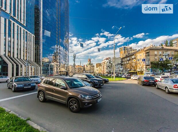 трехкомнатная квартира в Киеве, район Печерский, на бул. Леси Украинки 10 в аренду на короткий срок посуточно фото 1 трехкомнатная квартира в Киеве, район Печерский, на бул. Леси Украинки 10 в аренду на короткий срок посуточно фото 1