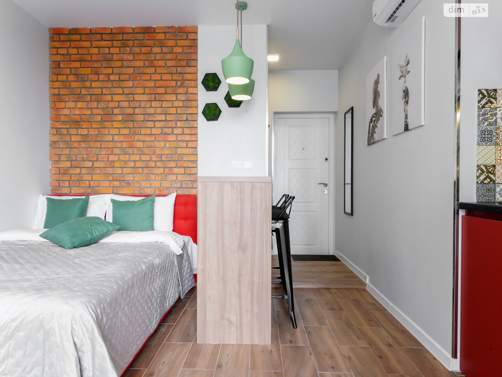 однокомнатная квартира в Киеве, район Подольский, на ул. Тираспольская 52 в аренду на короткий срок посуточно фото 1