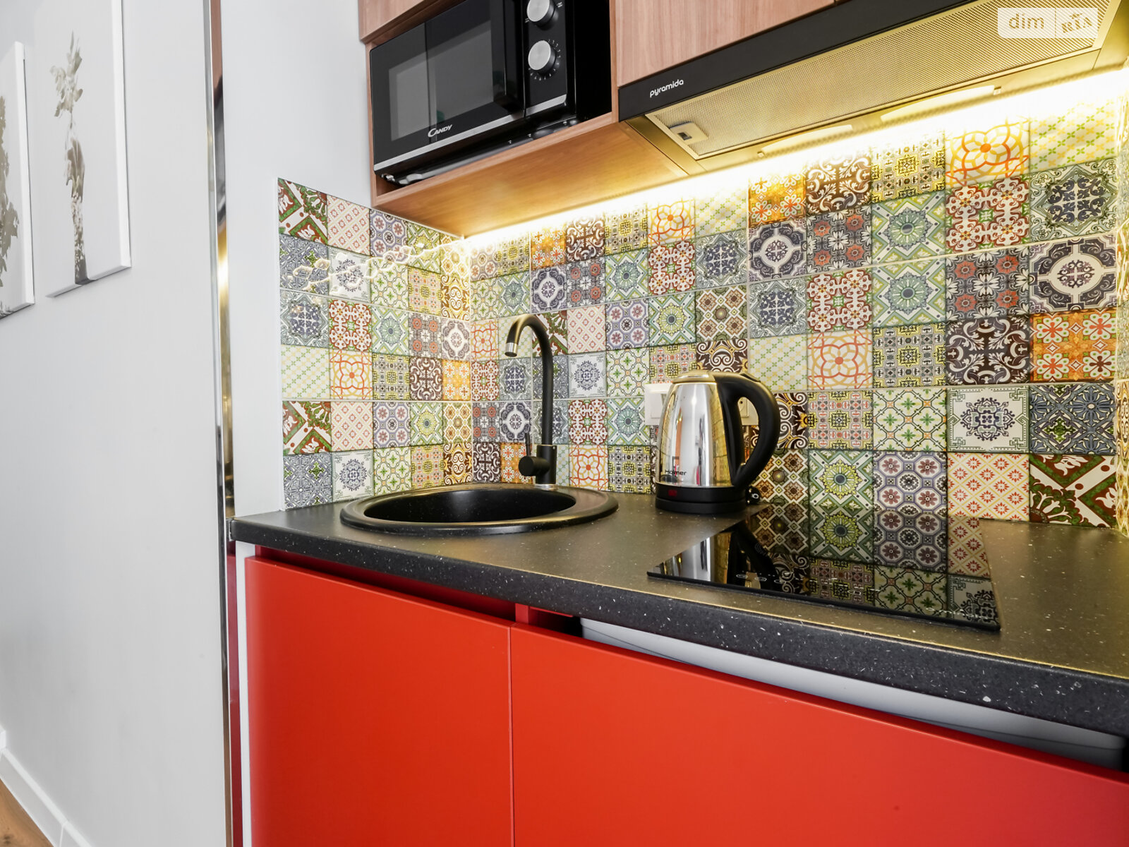 однокомнатная квартира в Киеве, район Подольский, на ул. Тираспольская 52 в аренду на короткий срок посуточно фото 1