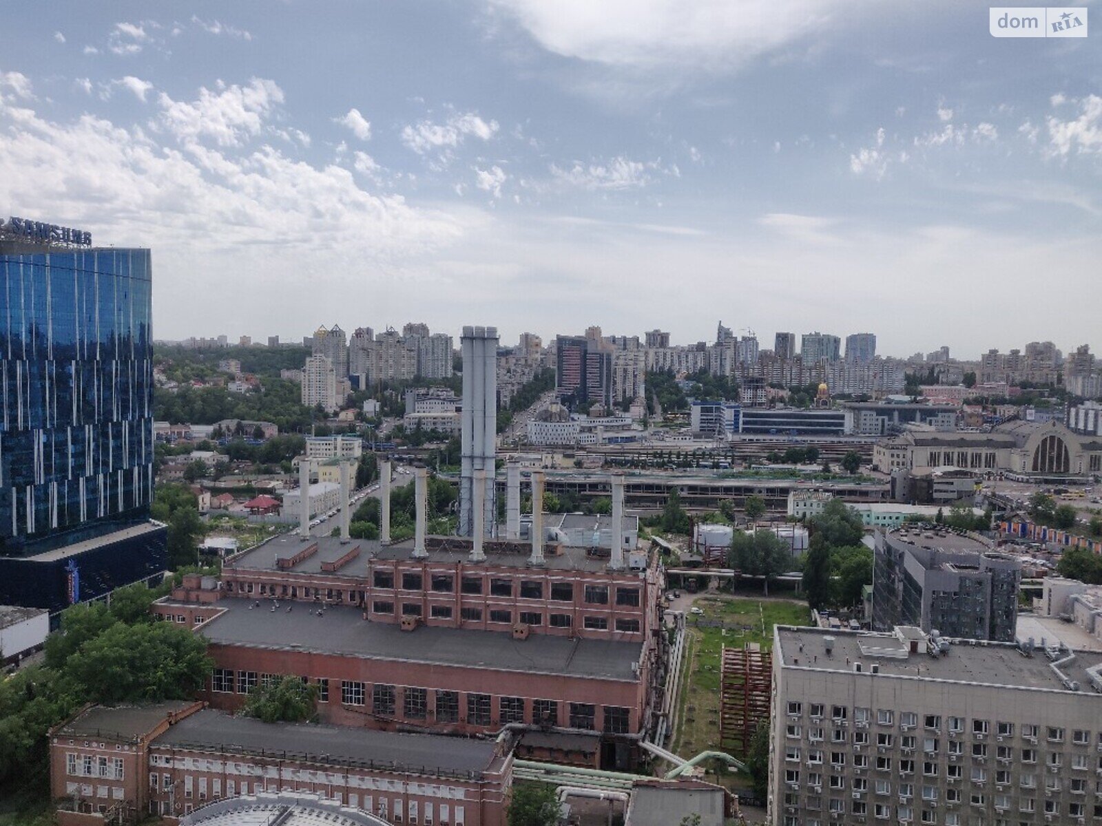 двухкомнатная квартира в Киеве, район Шевченковский, на ул. Саксаганского в аренду на короткий срок посуточно фото 1