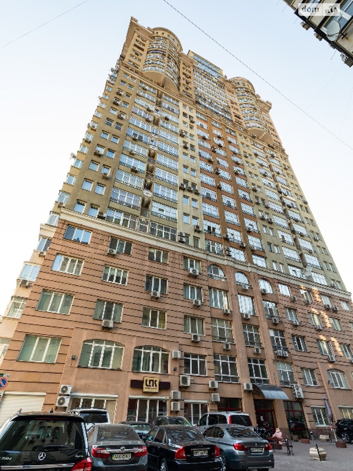 двухкомнатная квартира в Киеве, район Шевченковский, на ул. Саксаганского 121 в аренду на короткий срок посуточно фото 1