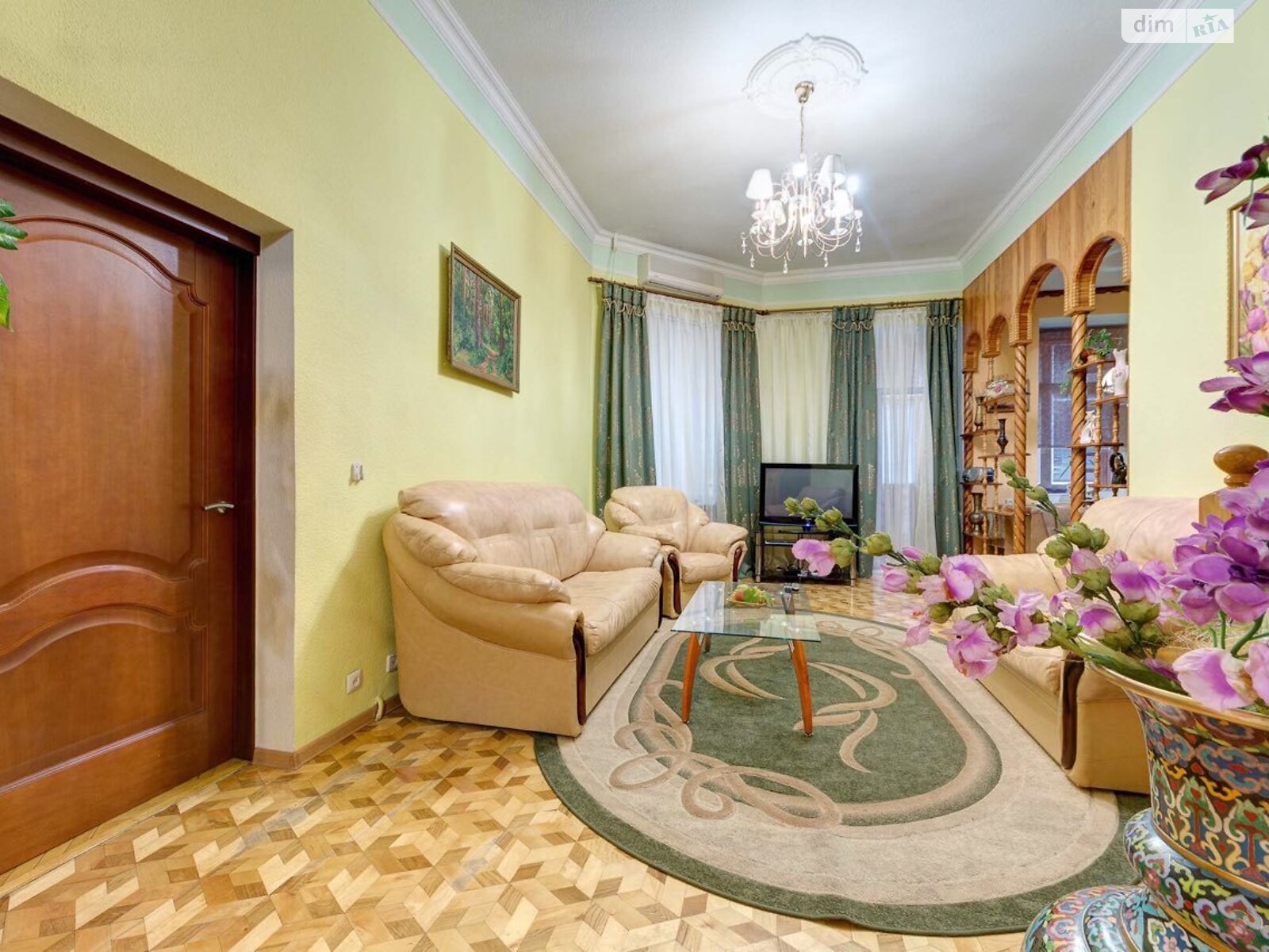 пятикомнатная квартира в Киеве, на ул. Шота Руставели 40/10 в аренду на короткий срок посуточно фото 1