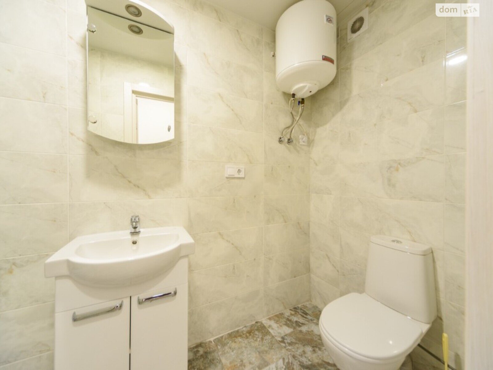 однокімнатна квартира в Києві, район Солом’янський, на вул. Машинобудівна 41 в оренду на короткий термін подобово фото 1 однокімнатна квартира в Києві, район Солом’янський, на вул. Машинобудівна 41 в оренду на короткий термін подобово фото 1