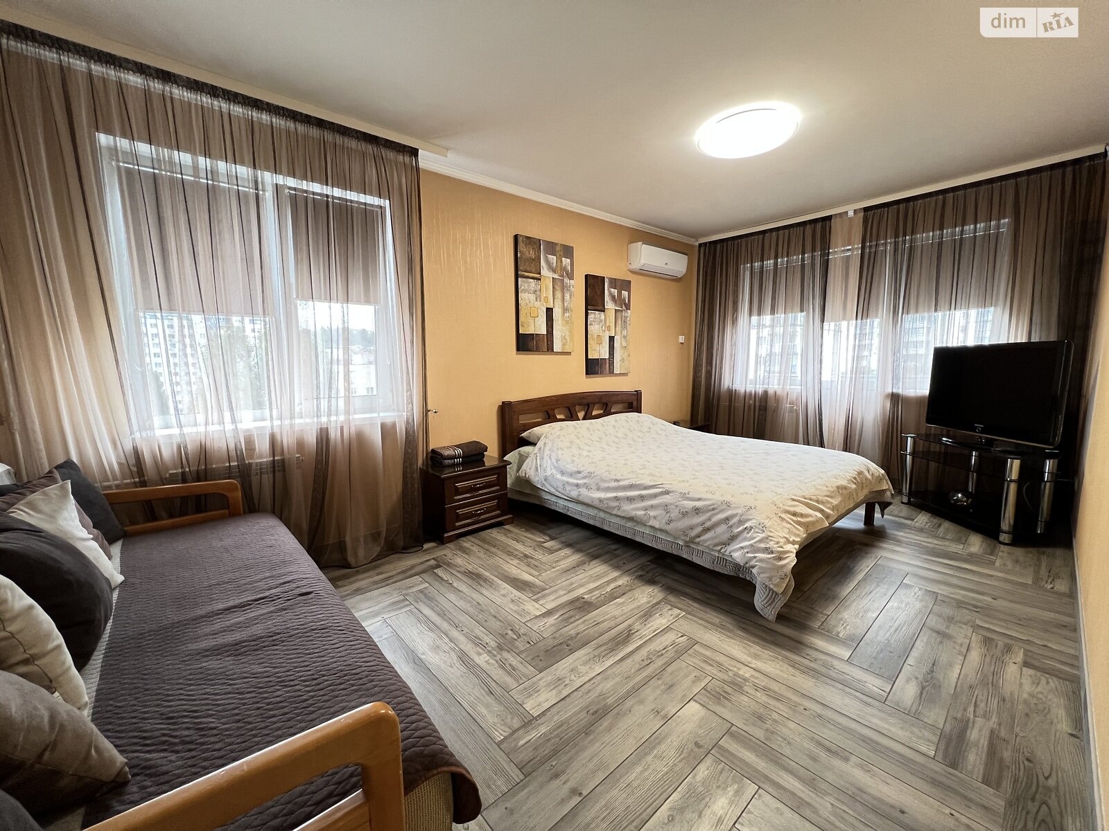 двухкомнатная квартира в Киеве, район Соломянка, на ул. Митрополита Василия Липковского 3 в аренду на короткий срок посуточно фото 1