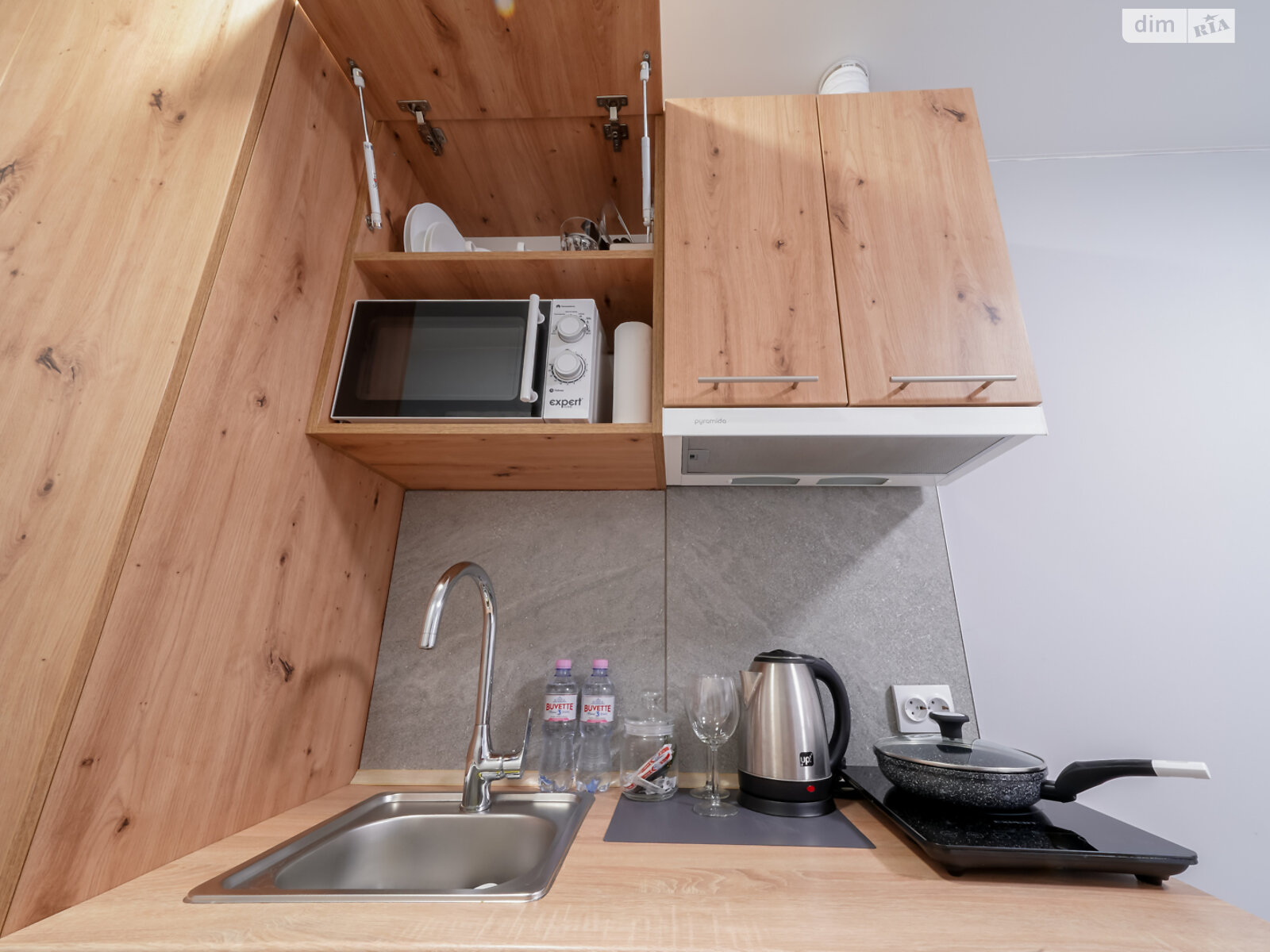 однокомнатная квартира в Киеве, район Соломенский, на ул. Карела Чапека 7 в аренду на короткий срок посуточно фото 1 однокомнатная квартира в Киеве, район Соломенский, на ул. Карела Чапека 7 в аренду на короткий срок посуточно фото 1