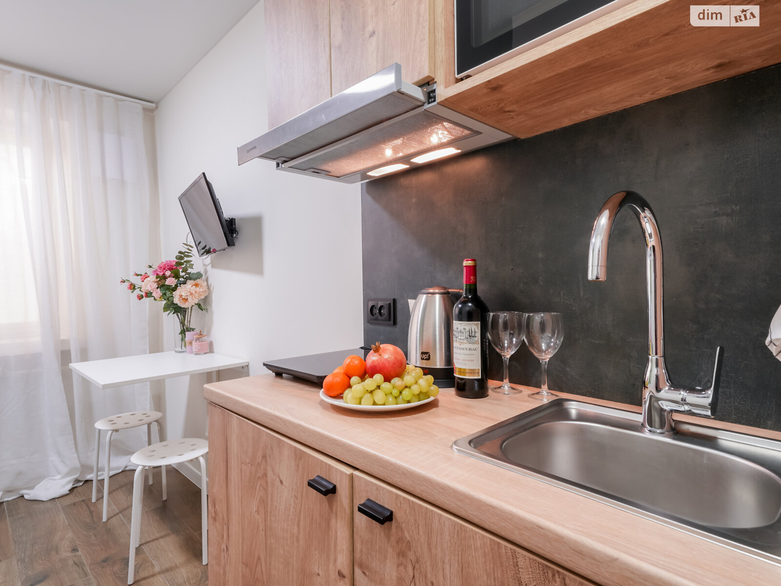 однокомнатная квартира в Киеве, район Соломенский, на ул. Карела Чапека 7 в аренду на короткий срок посуточно фото 1 однокомнатная квартира в Киеве, район Соломенский, на ул. Карела Чапека 7 в аренду на короткий срок посуточно фото 1