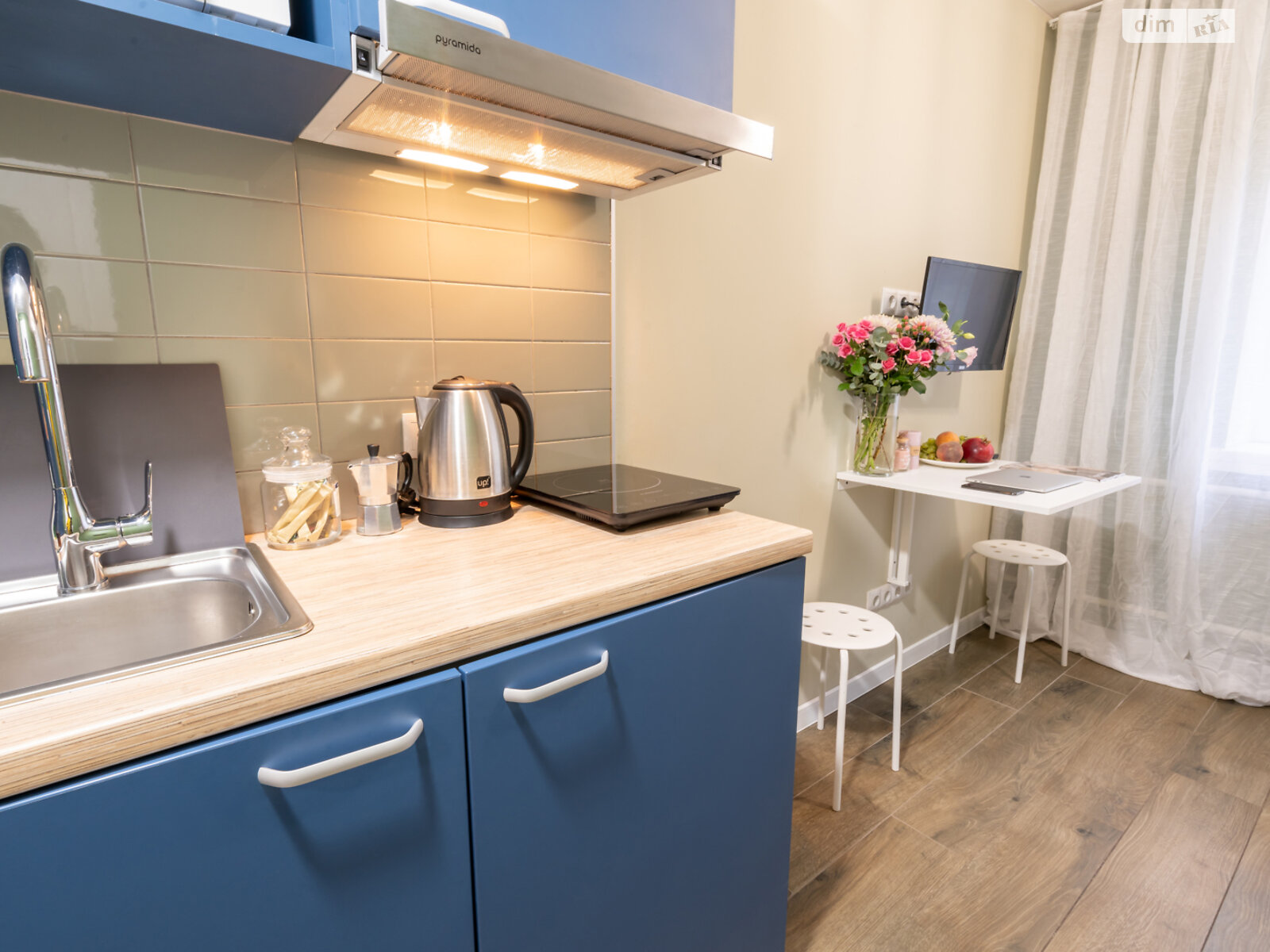 однокомнатная квартира в Киеве, район Соломенский, на ул. Карела Чапека 7 в аренду на короткий срок посуточно фото 1 однокомнатная квартира в Киеве, район Соломенский, на ул. Карела Чапека 7 в аренду на короткий срок посуточно фото 1