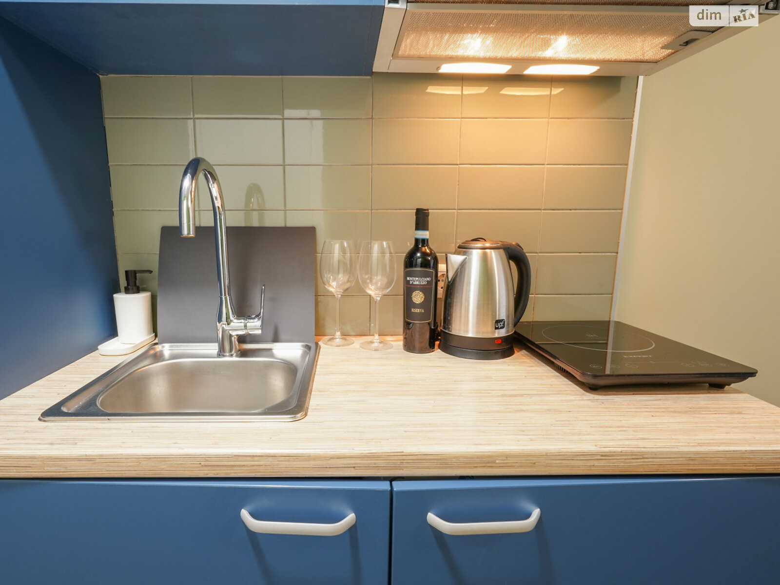 однокомнатная квартира в Киеве, район Соломенский, на ул. Карела Чапека 7 в аренду на короткий срок посуточно фото 1 однокомнатная квартира в Киеве, район Соломенский, на ул. Карела Чапека 7 в аренду на короткий срок посуточно фото 1