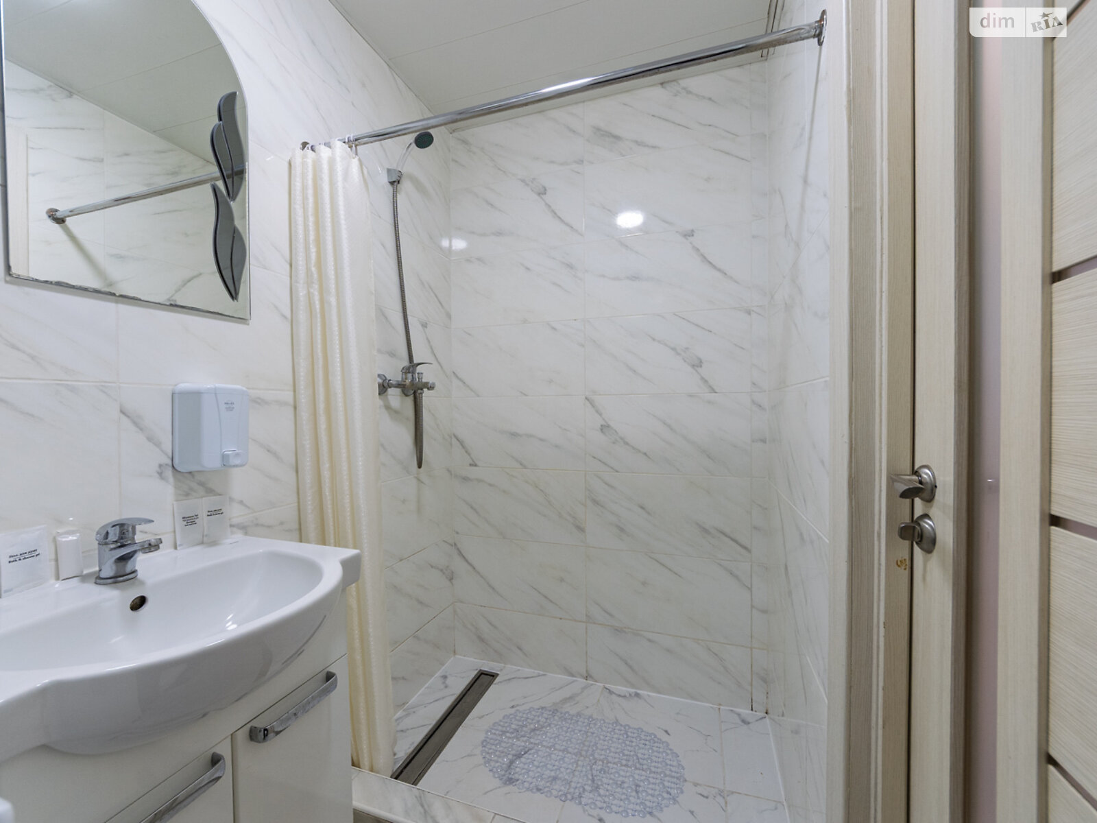 однокімнатна квартира в Києві, район Солом’янський, на вул. Машинобудівна 41 в оренду на короткий термін подобово фото 1 однокімнатна квартира в Києві, район Солом’янський, на вул. Машинобудівна 41 в оренду на короткий термін подобово фото 1