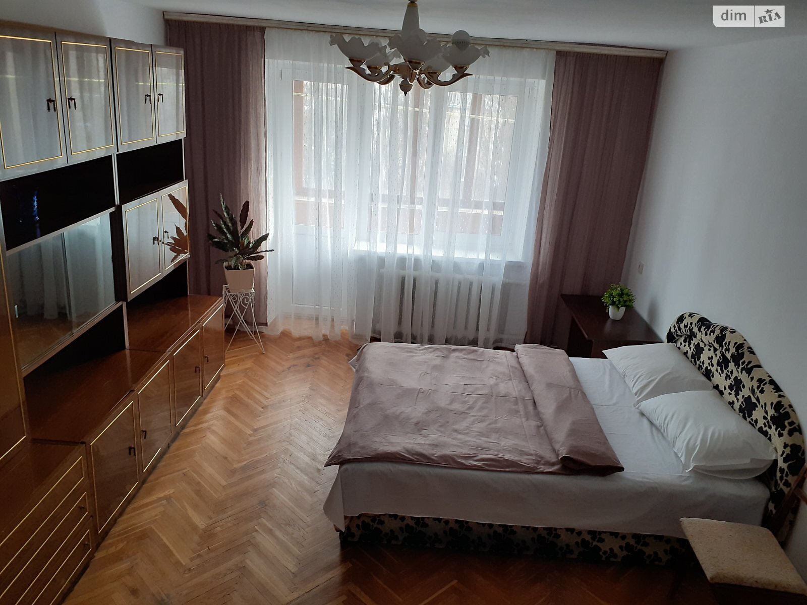 трикімнатна квартира в Києві, район Солом’янка, на вул. Стадіонна 3А в оренду на короткий термін подобово фото 1 трикімнатна квартира в Києві, район Солом’янка, на вул. Стадіонна 3А в оренду на короткий термін подобово фото 1